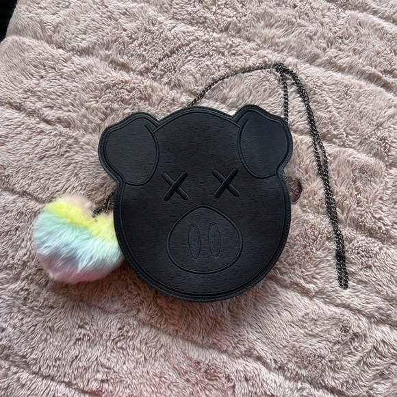 Black Pig Purse with Metal Chain Strap - Picture 3 of 3